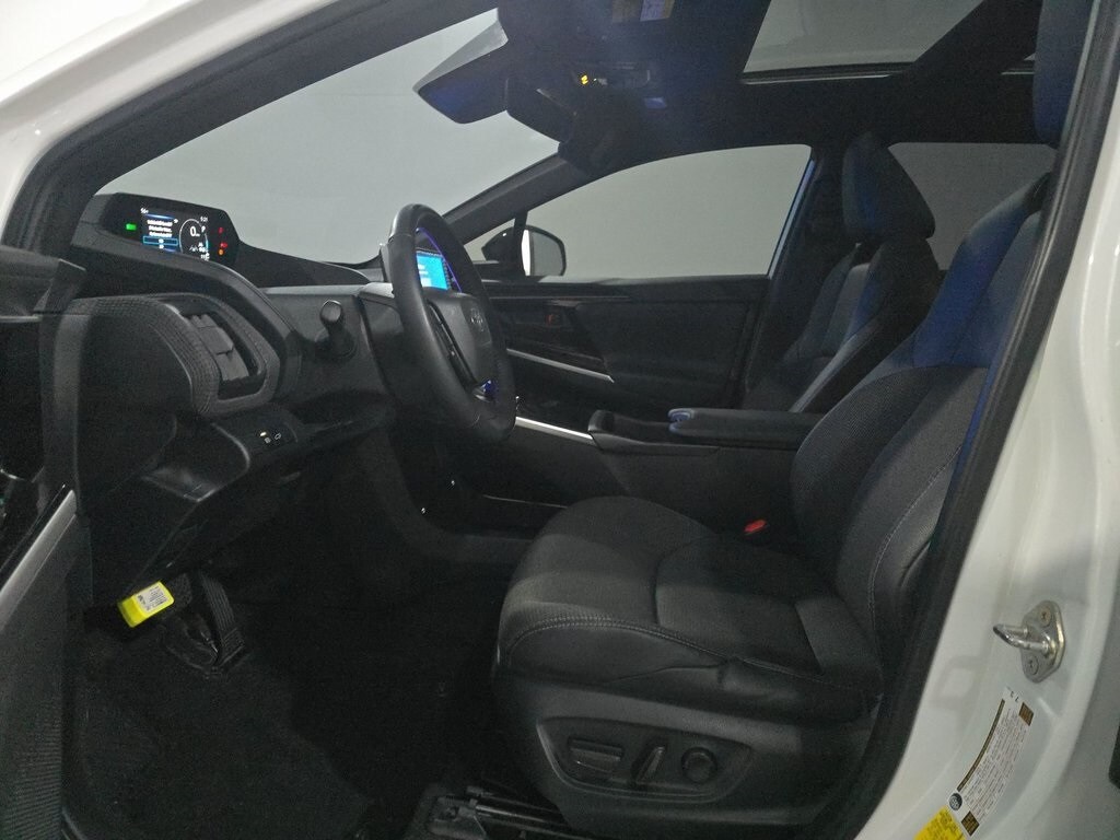 2024 Toyota bZ4X XLE photo 4