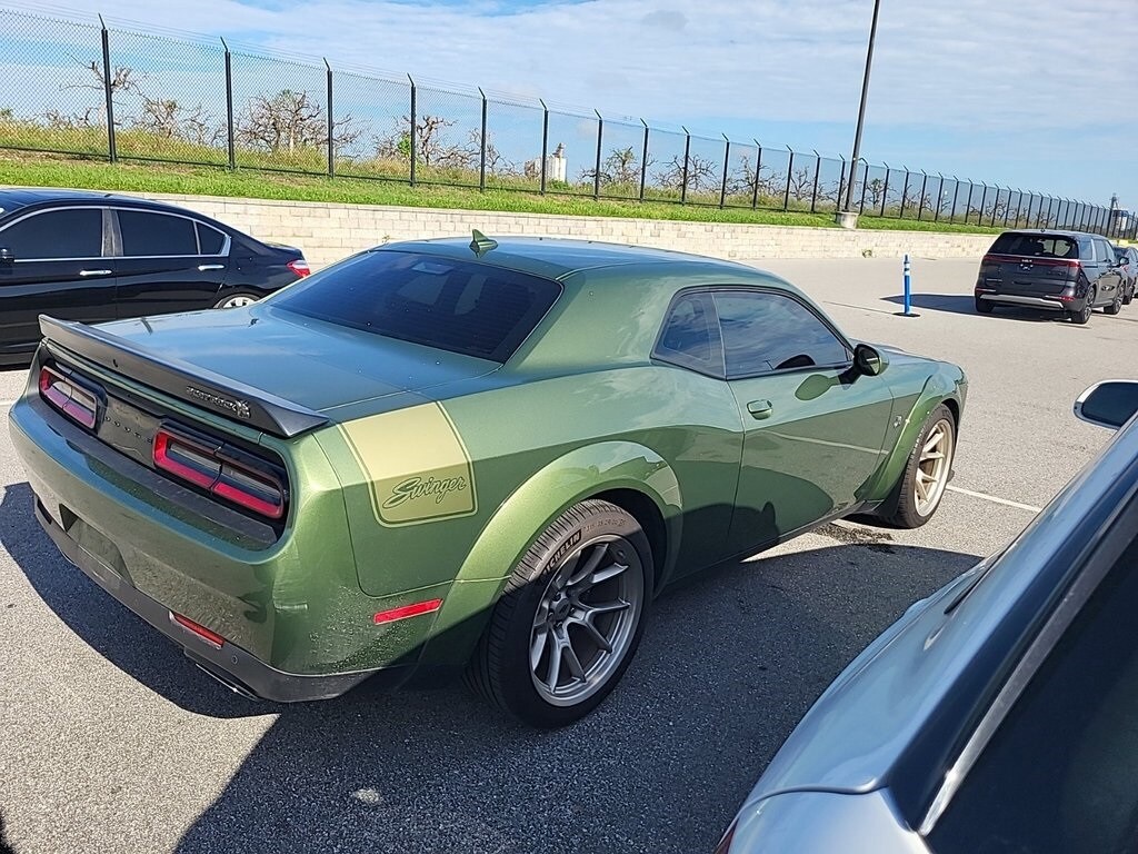 2023 Dodge Challenger R/T Scat Pack Widebody photo 2