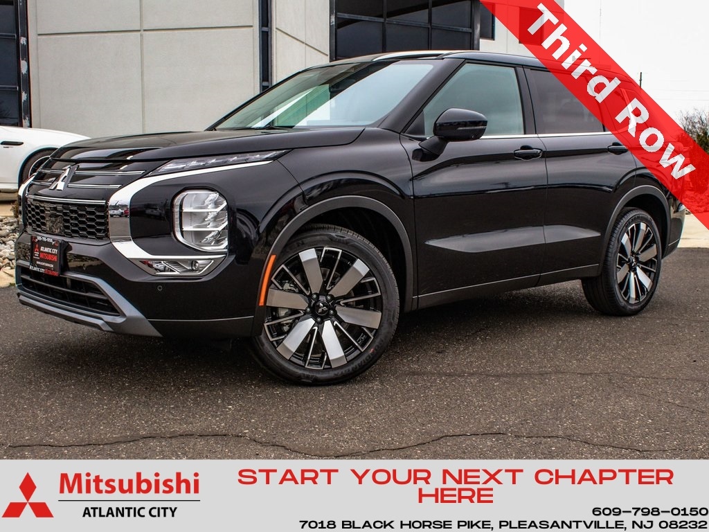 2026 Mitsubishi Outlander SE's photo