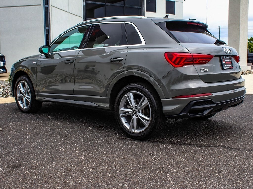 2022 Audi Q4 S line Premium Plus photo 2