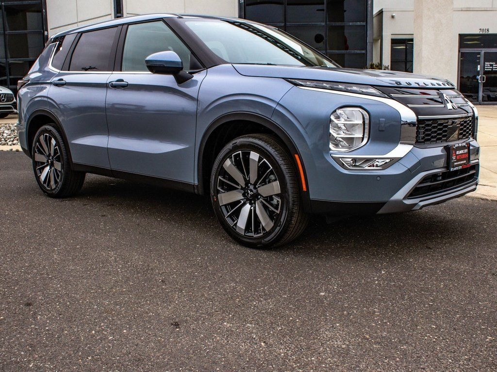New 2026 Mitsubishi Outlander SE SUV