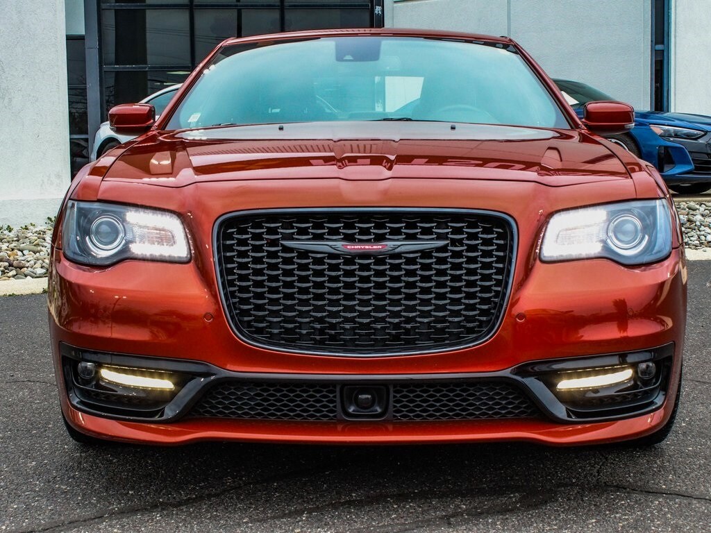 2021 Chrysler 300 S photo 2