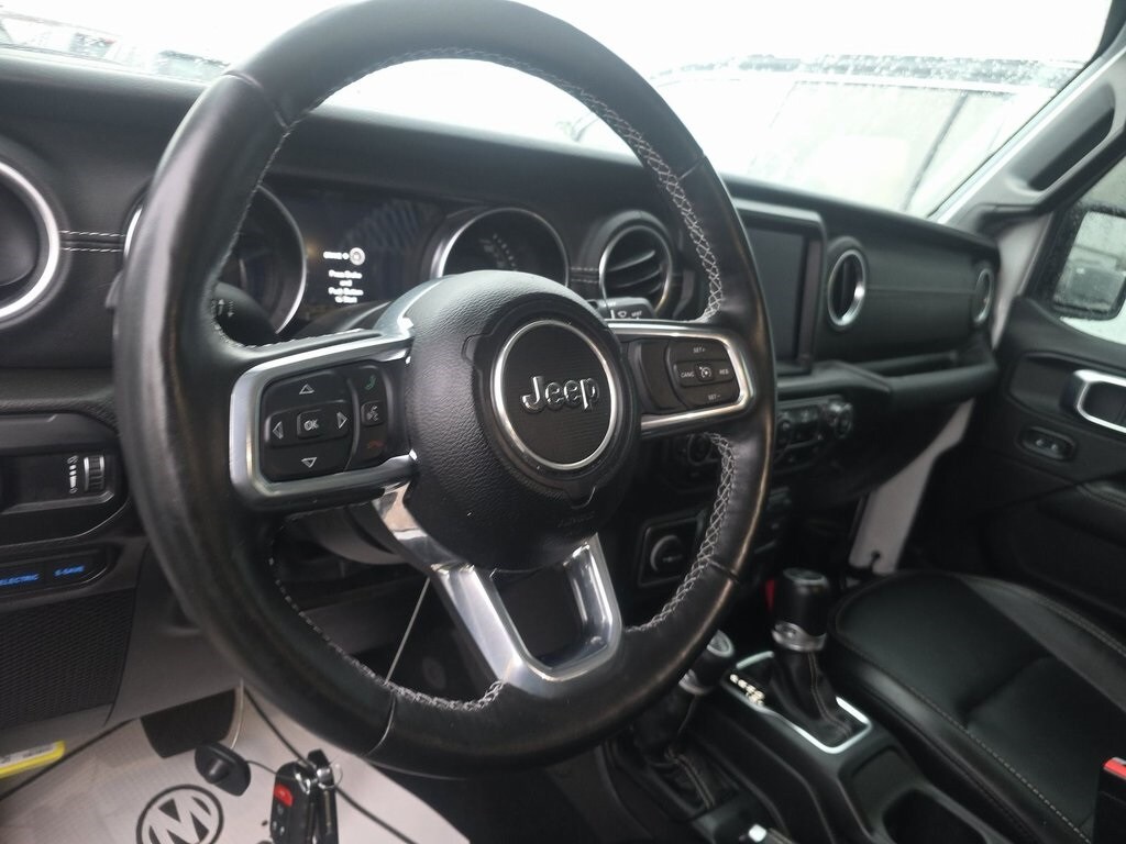 2023 Jeep Wrangler 4xe Sahara photo 3