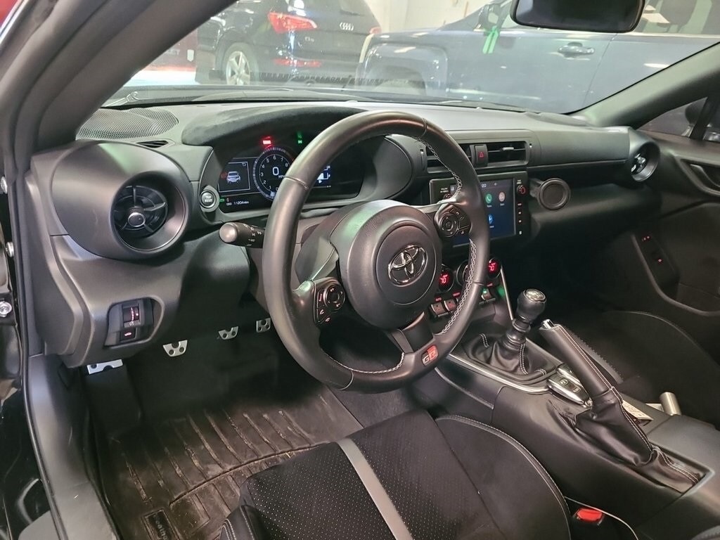 2023 Toyota GR86 Premium photo 3