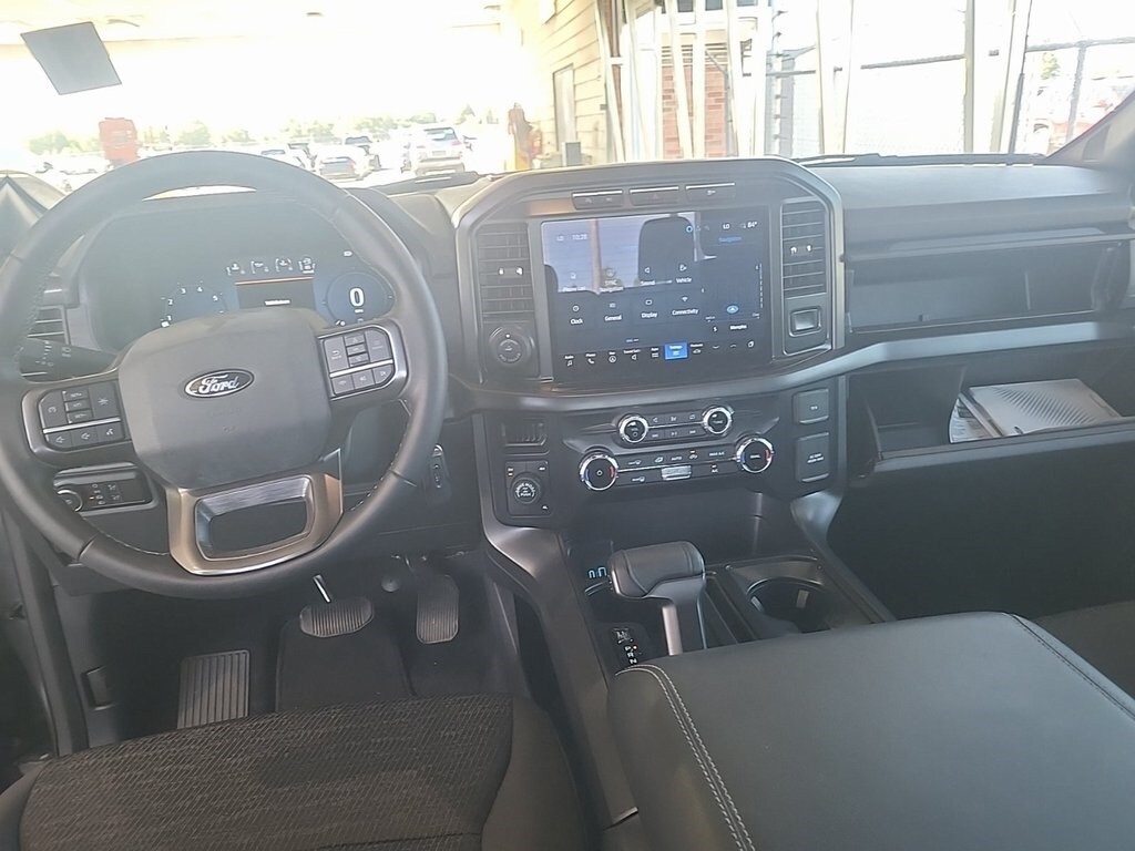 2024 Ford F-150 XLT photo 2