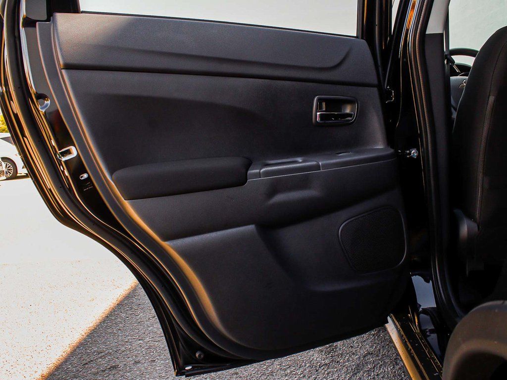 2025 Mitsubishi Outlander Sport ES - Photo 12