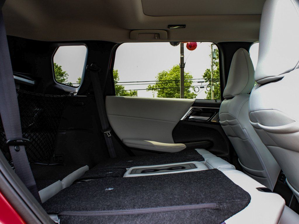 2025 Mitsubishi Outlander SE - Photo 38