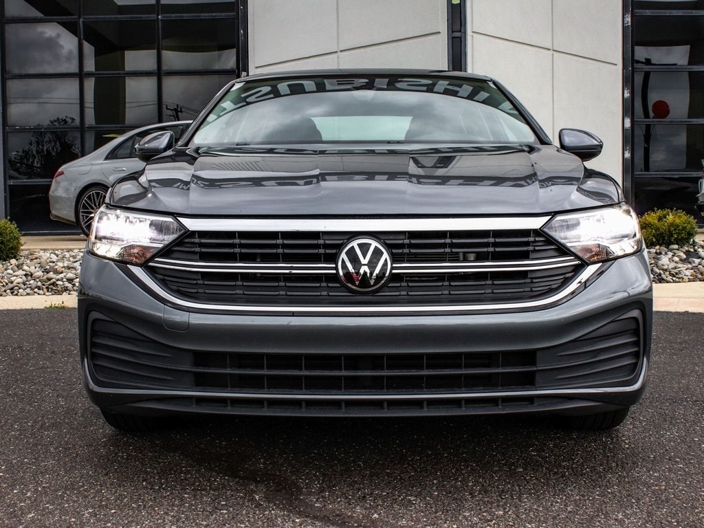 Used 2024 Volkswagen Jetta SE with VIN 3VW7M7BU1RM069489 for sale in Pleasantville, NJ