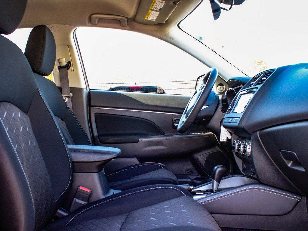 2025 Mitsubishi Outlander Sport ES - Photo 38