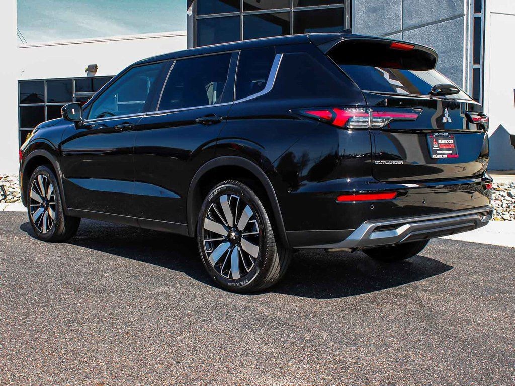 Used 2025 Mitsubishi Outlander SE SUV