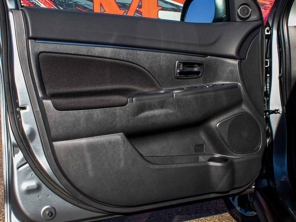 2025 Mitsubishi Outlander Sport ES - Photo 8