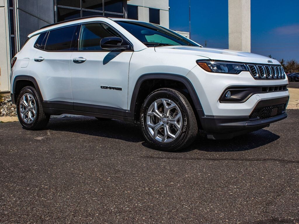 Used 2024 Jeep Compass Latitude SUV