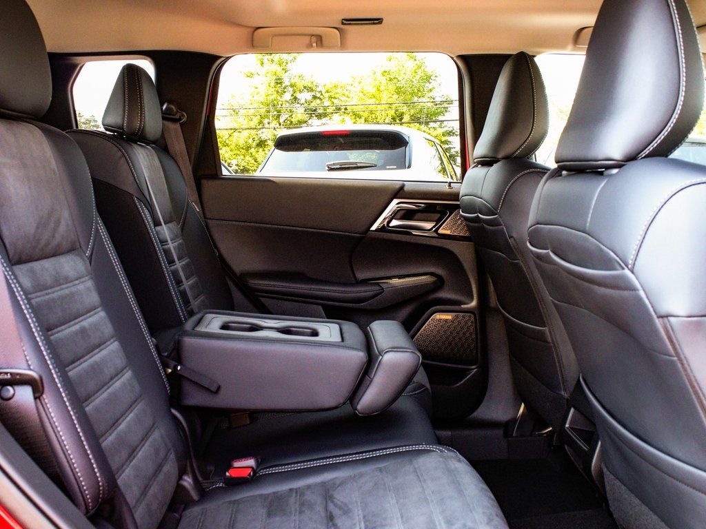 2025 Mitsubishi Outlander SE - Photo 39