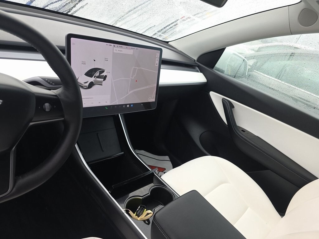 2021 Tesla Model Y Long Range photo 3