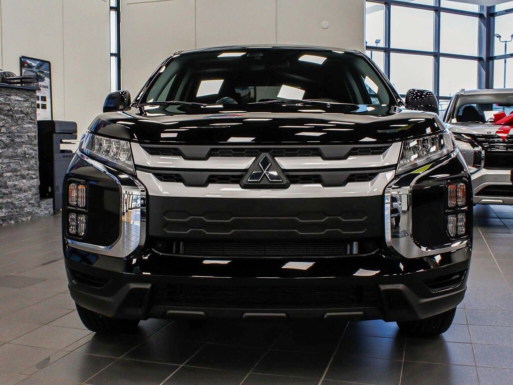 2025 Mitsubishi Outlander Sport ES photo 2