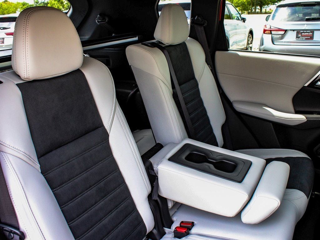 2025 Mitsubishi Outlander SE - Photo 40