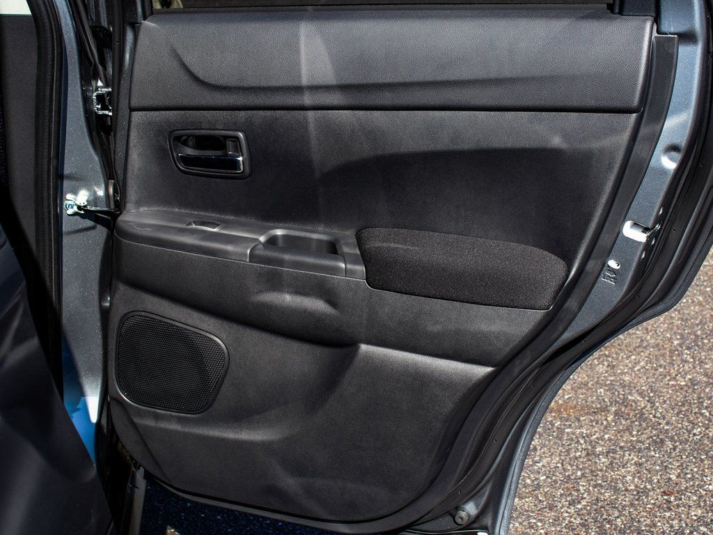 2025 Mitsubishi Outlander Sport ES - Photo 12