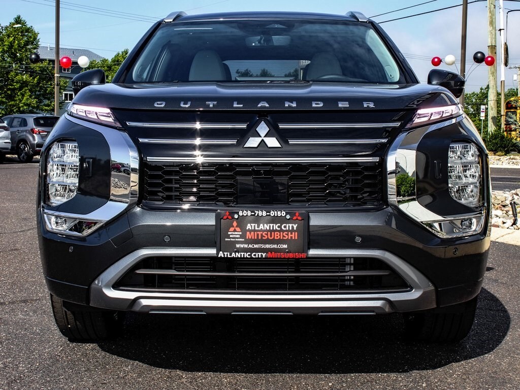 2025 Mitsubishi Outlander SEL photo 2