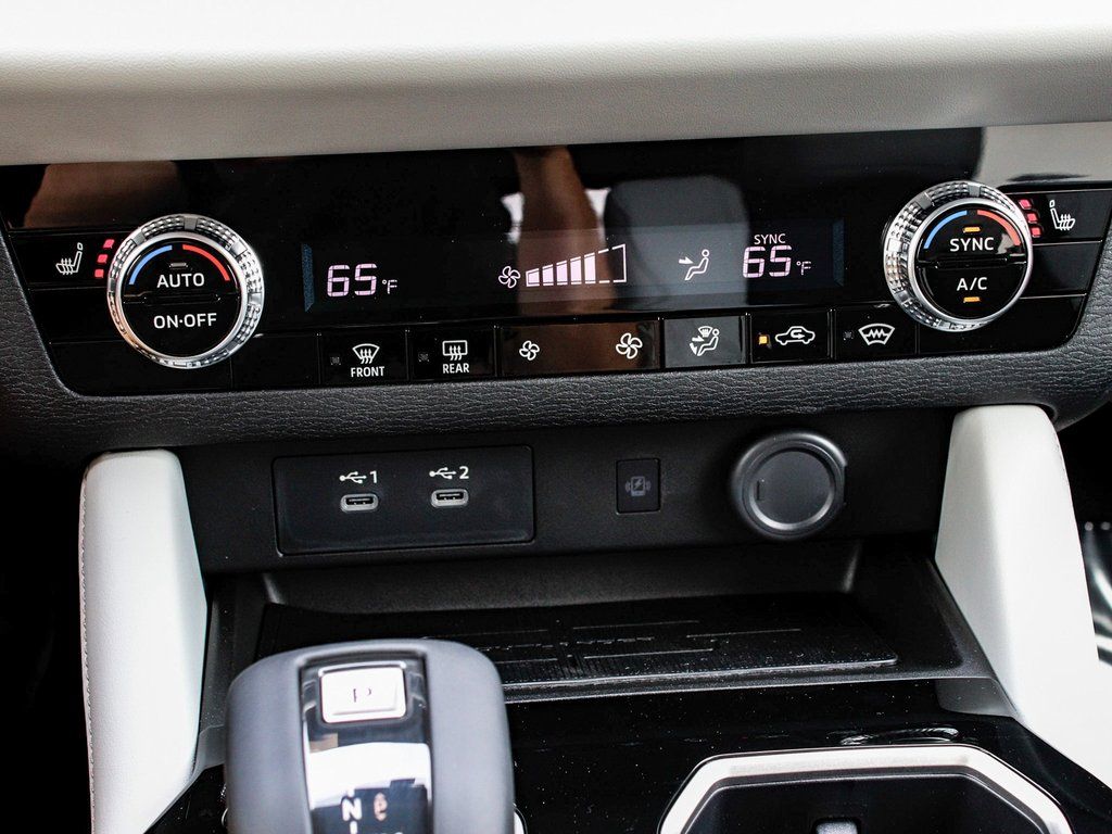 2025 Mitsubishi Outlander SE - Photo 23