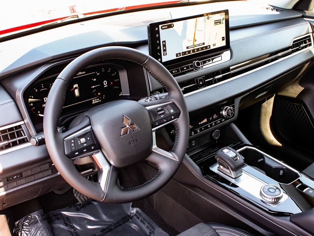2025 Mitsubishi Outlander SE - Photo 15