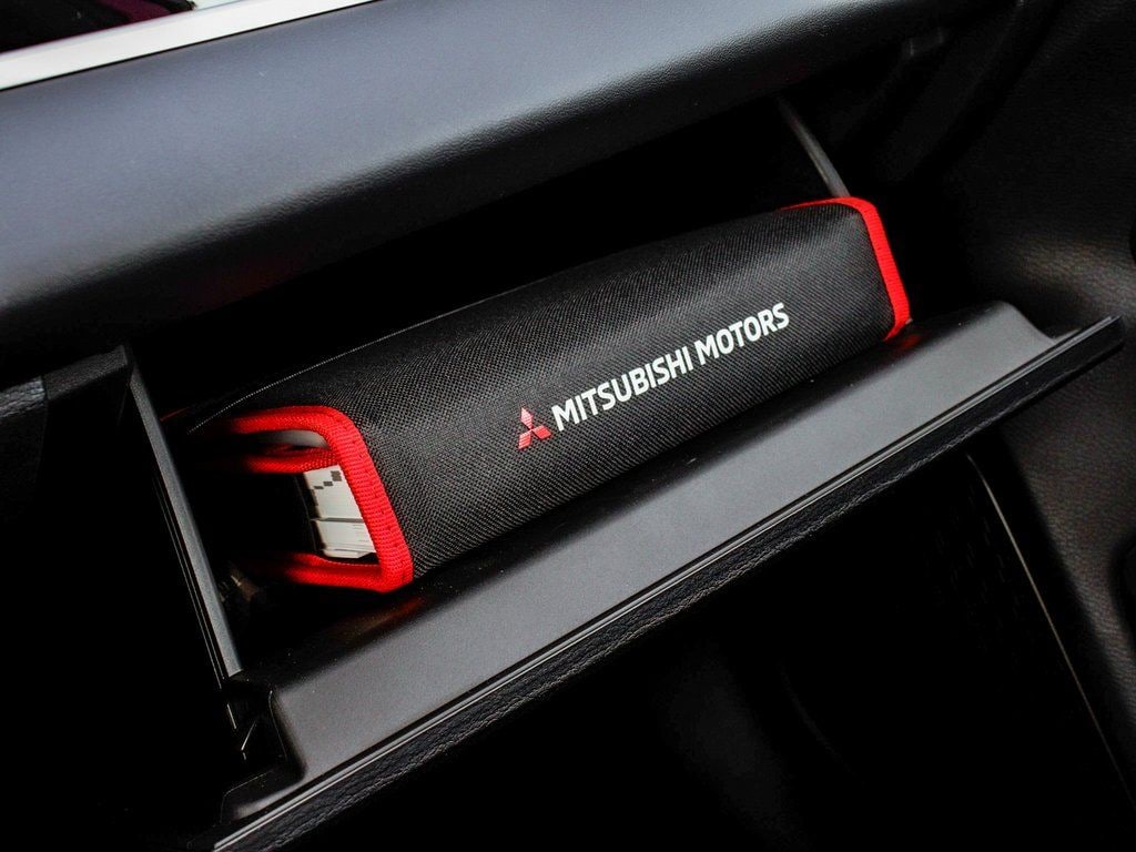 2025 Mitsubishi Outlander SE - Photo 18