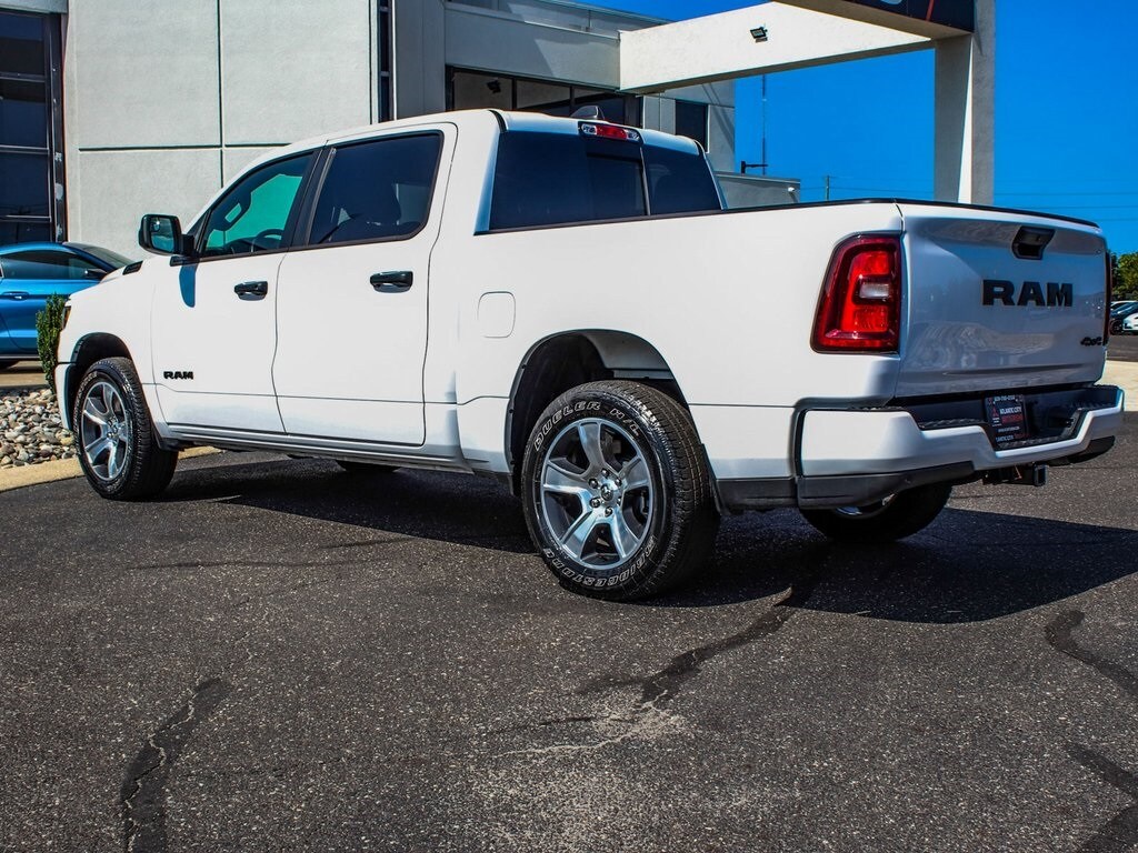 2025 Ram 1500 Tradesman photo 2