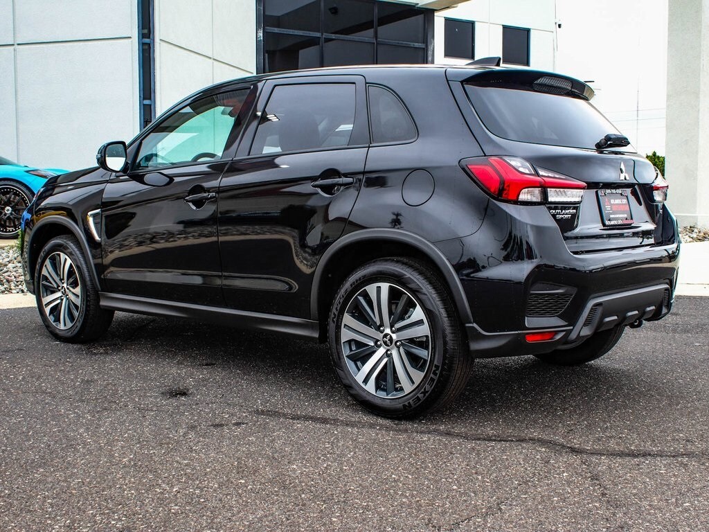 2024 Mitsubishi Outlander Sport ES photo 2