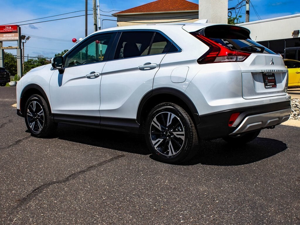 2025 Mitsubishi Eclipse Cross SE photo 4