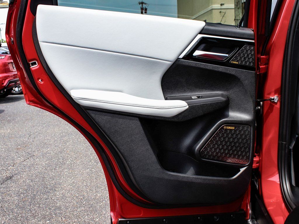 2025 Mitsubishi Outlander SE - Photo 11