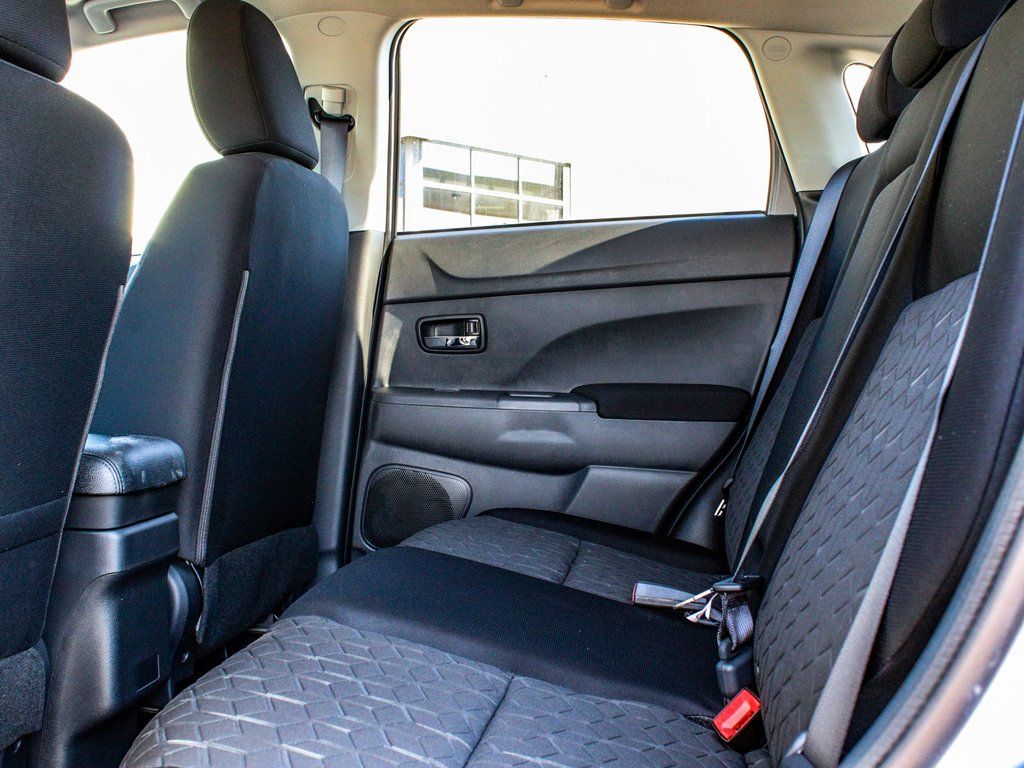 2025 Mitsubishi Outlander Sport ES - Photo 32