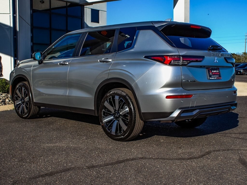 2025 Mitsubishi Outlander SE Ralliart photo 4