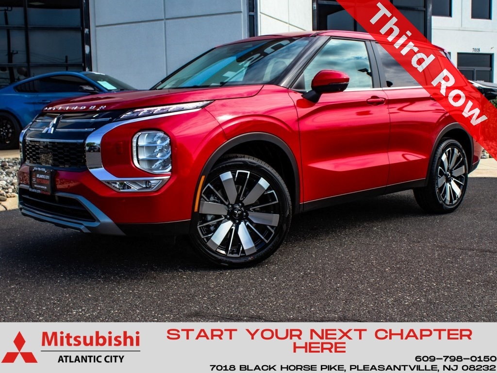 2025 Mitsubishi Outlander SE's photo