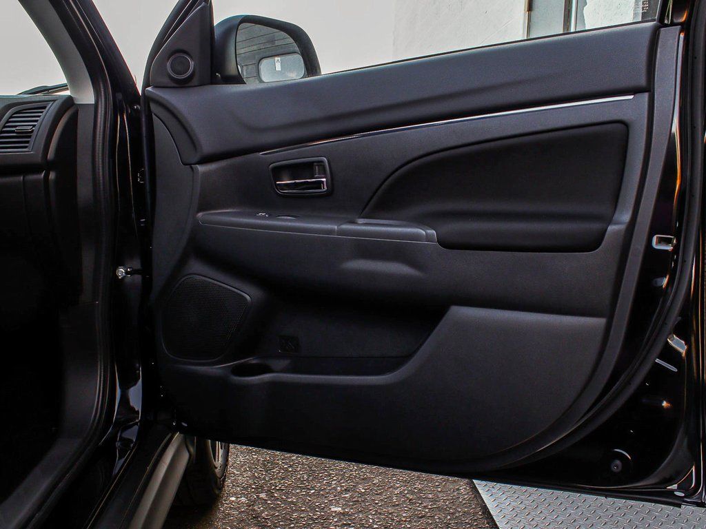 2025 Mitsubishi Outlander Sport ES - Photo 11