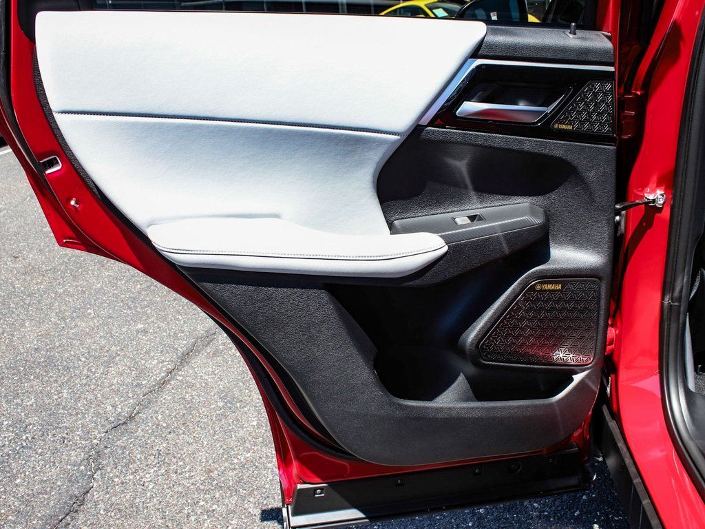 2025 Mitsubishi Outlander SE - Photo 11