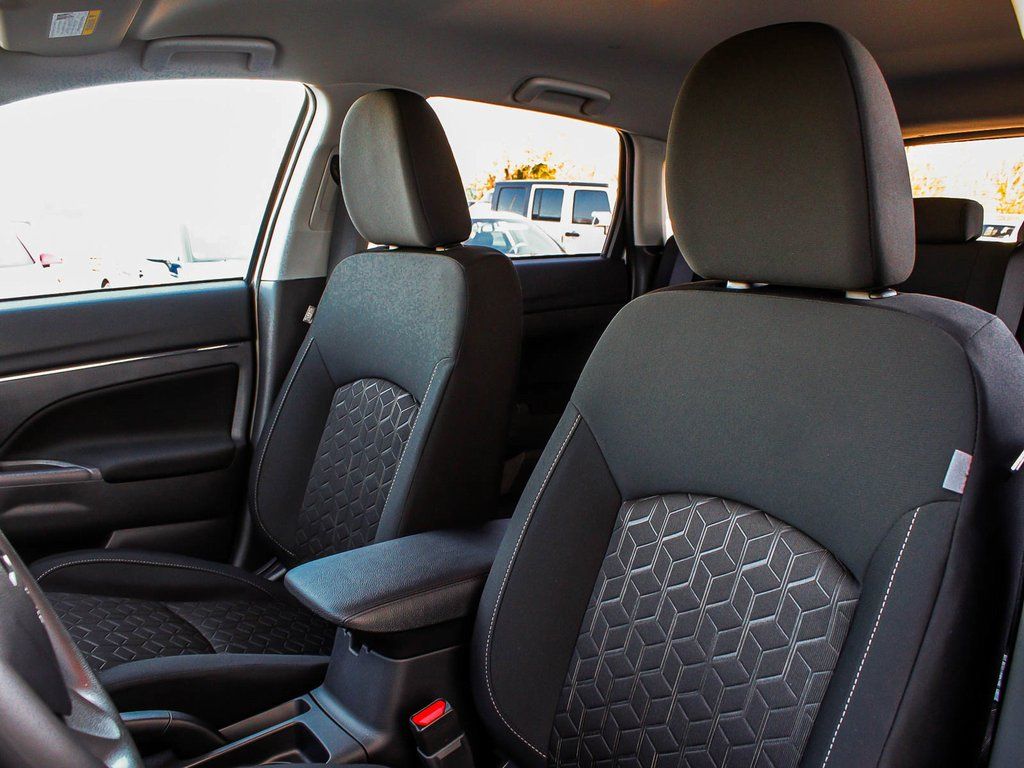 2025 Mitsubishi Outlander Sport ES - Photo 30