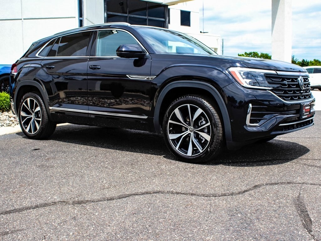 Used 2025 Volkswagen Atlas Cross Sport 2.0T SEL Premium R-Line SUV