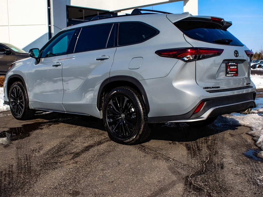 Used 2025 Toyota Highlander XSE SUV