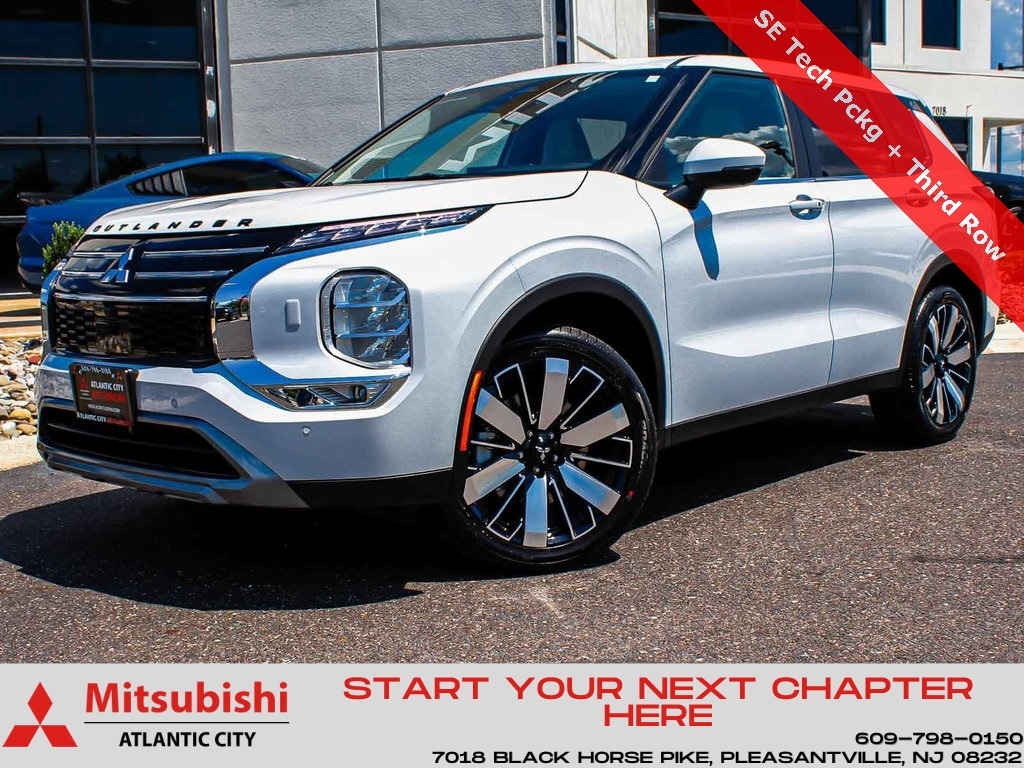 2025 Mitsubishi Outlander SE's photo