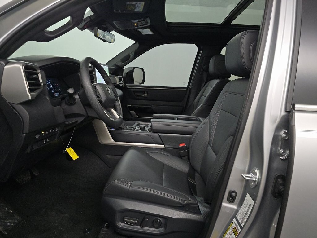 2025 Toyota Tundra Limited photo 4