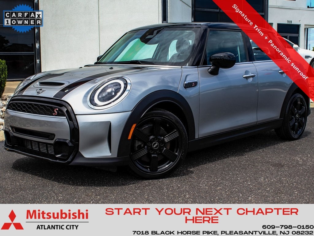 2024 MINI Hardtop 4 Door S's photo