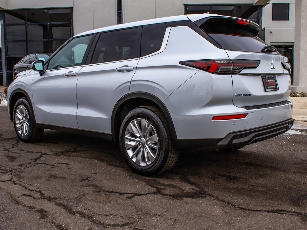 New 2026 Mitsubishi Outlander ES SUV