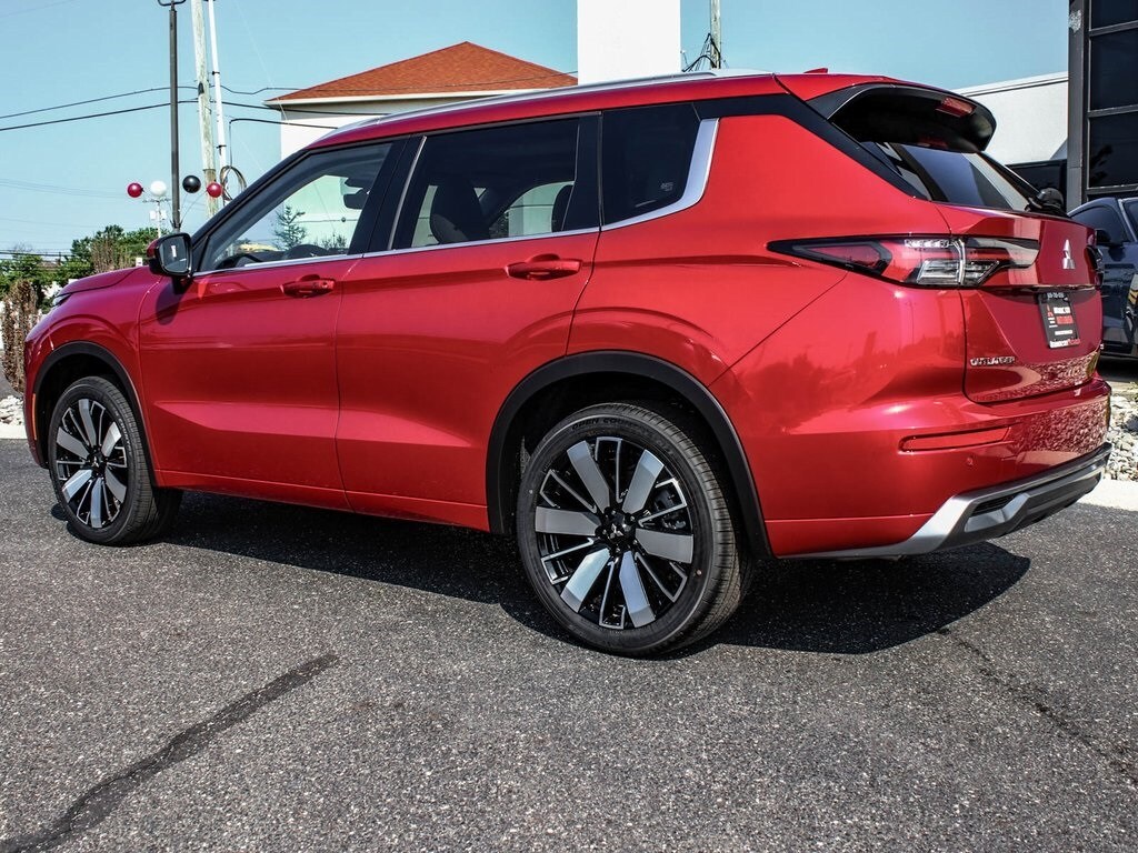 2025 Mitsubishi Outlander SEL photo 4