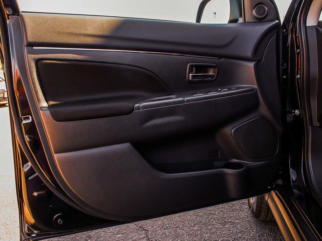 2025 Mitsubishi Outlander Sport ES - Photo 8