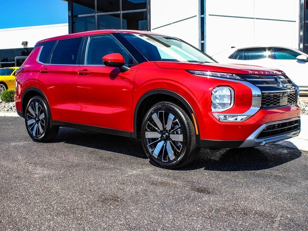 New 2025 Mitsubishi Outlander SE SUV
