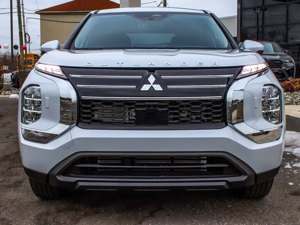 New 2026 Mitsubishi Outlander ES SUV