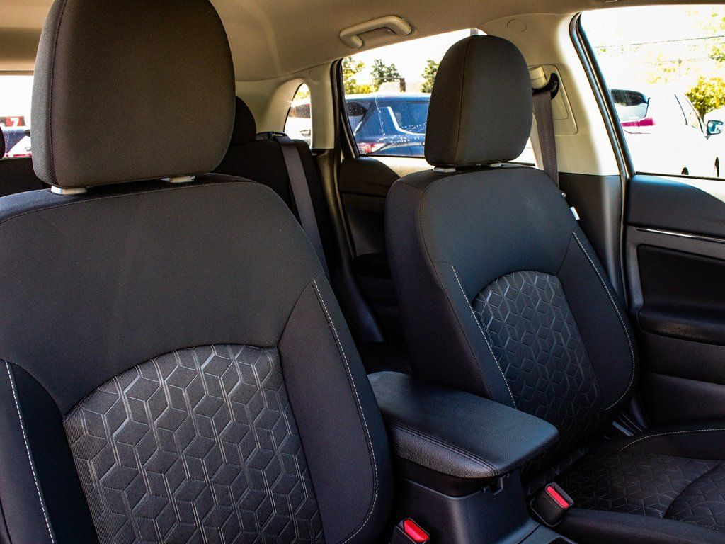 2025 Mitsubishi Outlander Sport ES - Photo 38