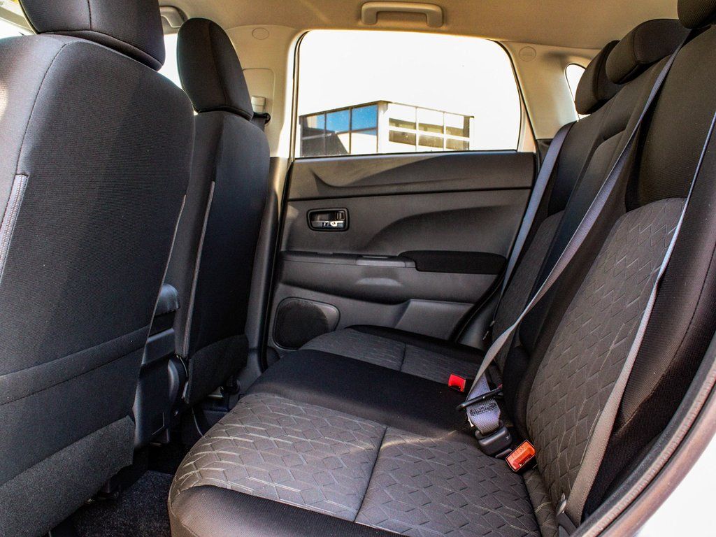 2025 Mitsubishi Outlander Sport ES - Photo 32