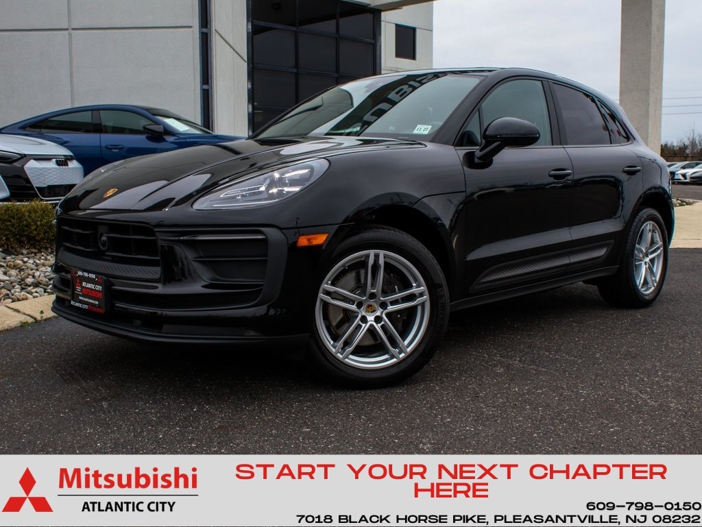 2023 Porsche Macan Base's photo
