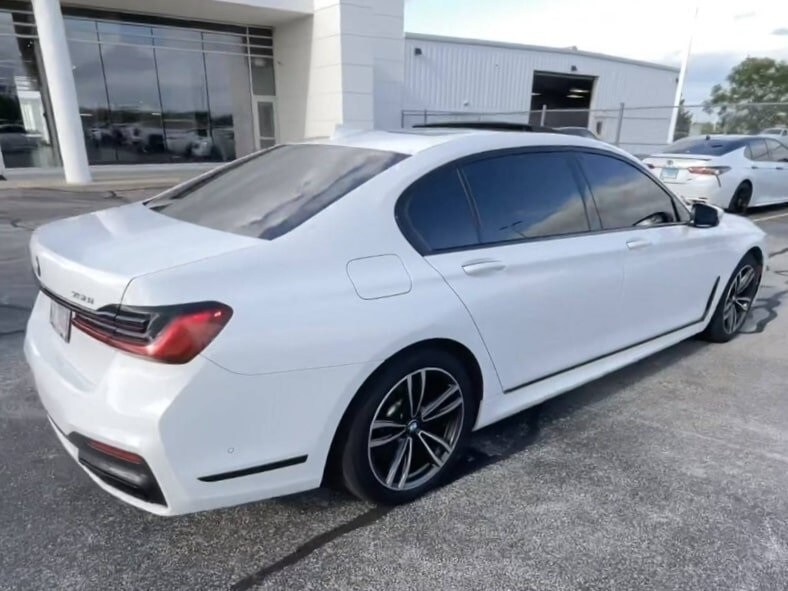 2022 Bmw 750i xDrive Sedan photo 2