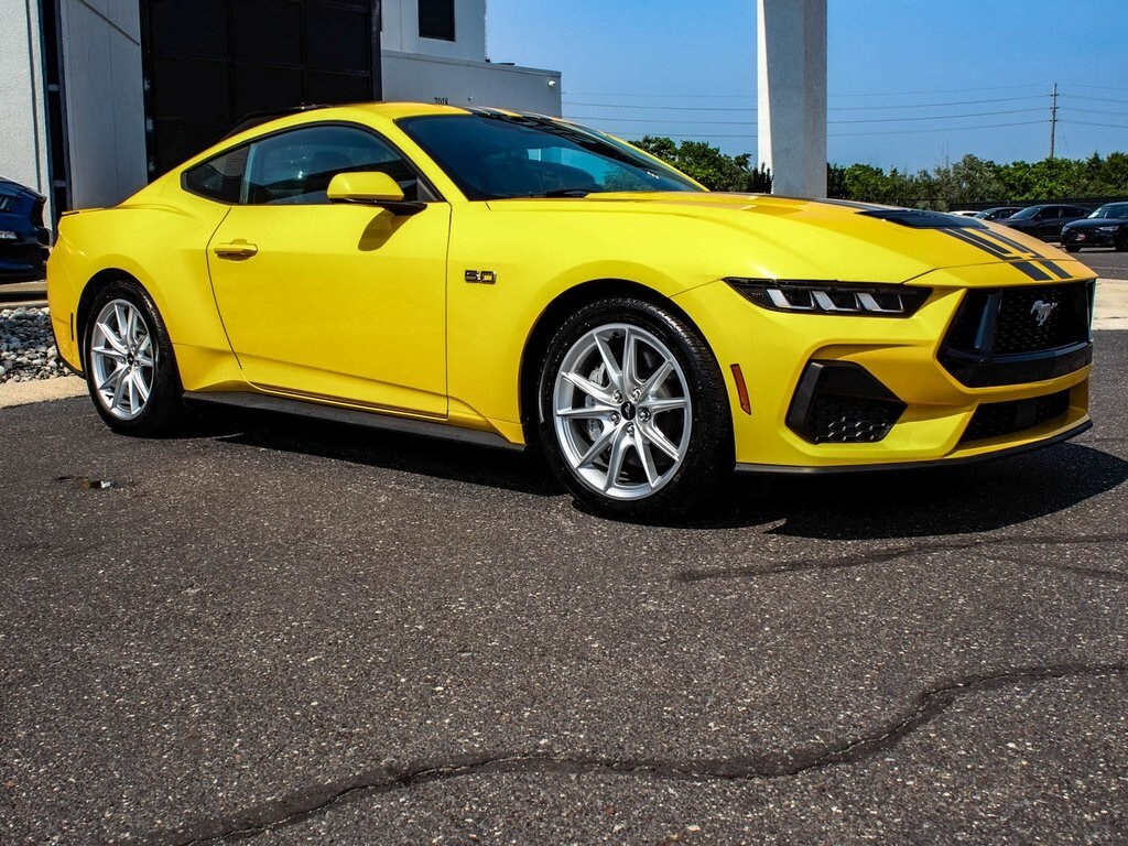 2024 Ford Mustang GT Premium photo 3